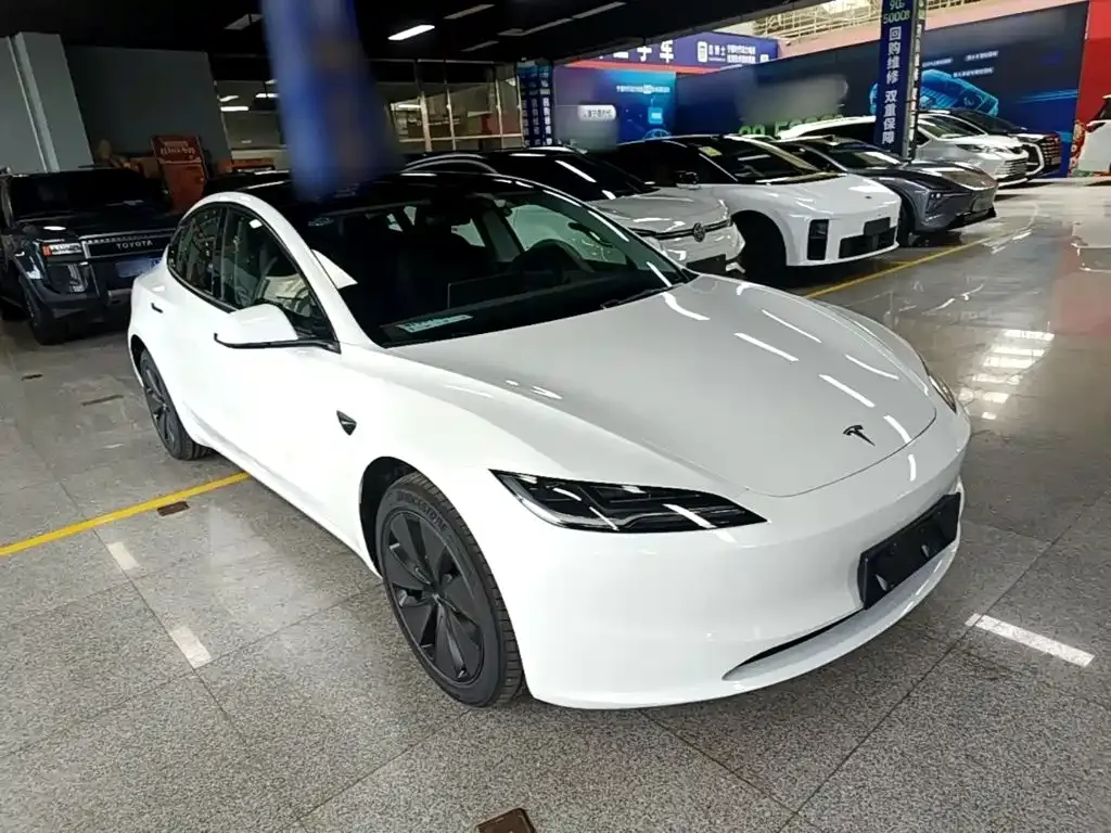 Tesla Model 3 — фото 10
