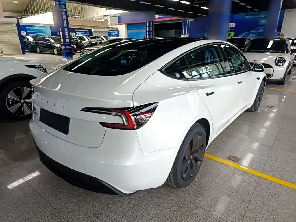 Tesla Model 3 — фото 6