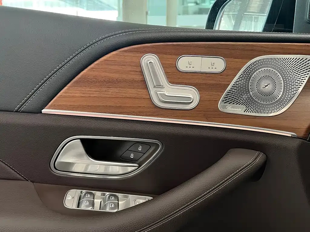 Mercedes-Benz GLS — фото 6