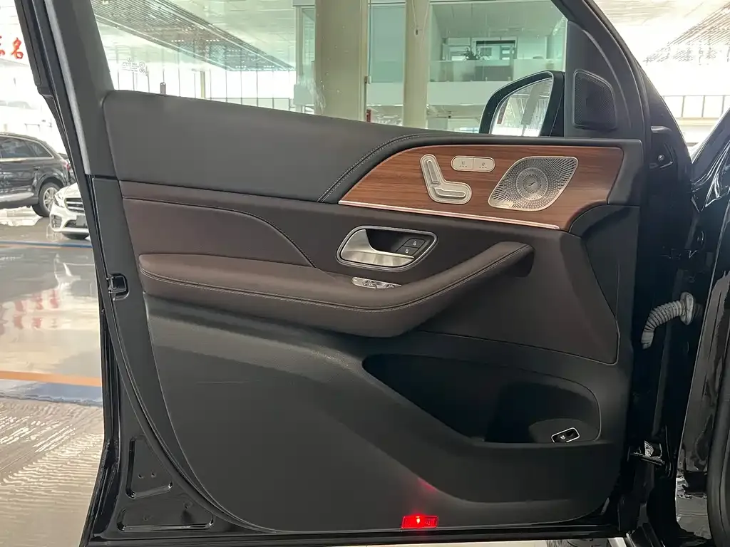 Mercedes-Benz GLS — фото 3