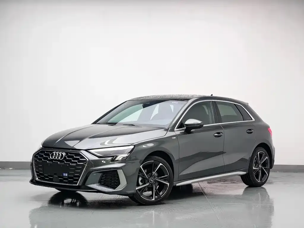 Audi A3 — фото 1
