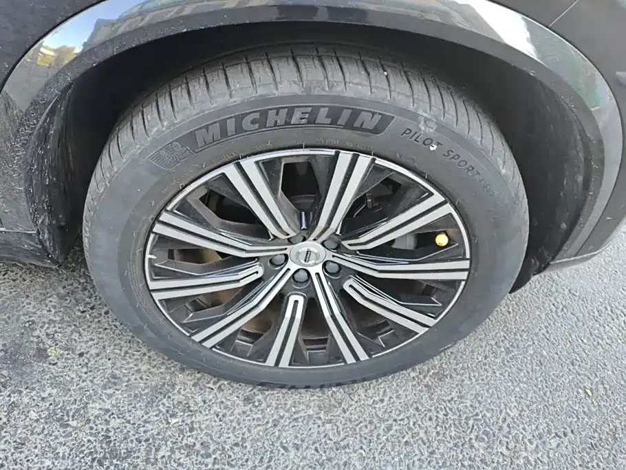 Volvo XC90 — фото 2