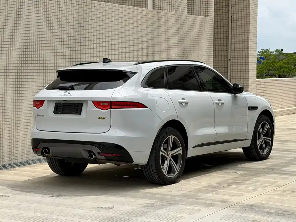 Jaguar F-PACE — фото 4