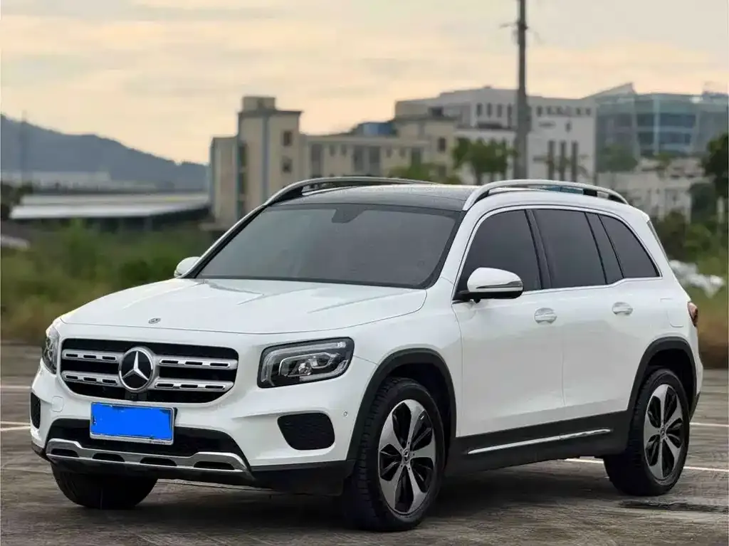 Mercedes-Benz GLB — фото 1