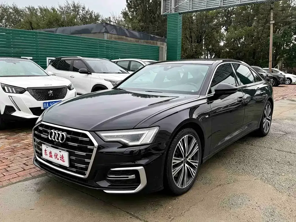 Audi A6L — фото 1