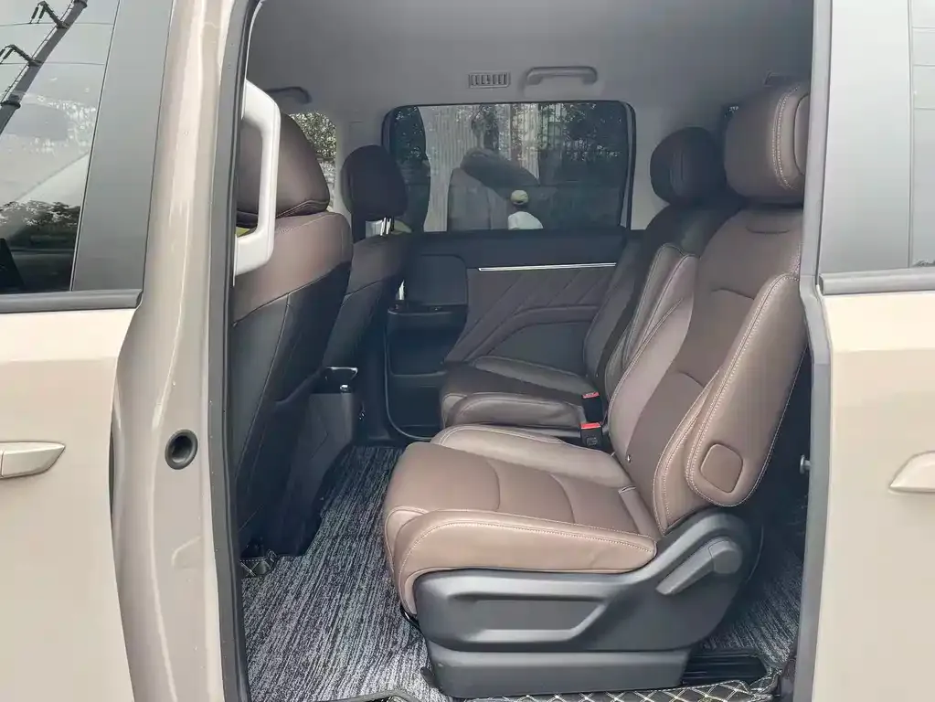 Wuling Xingguang 730 New Energy — фото 2