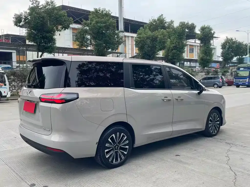 Wuling Xingguang 730 New Energy — фото 3