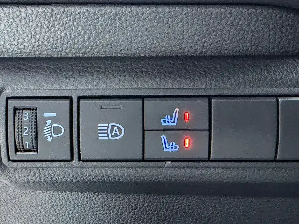Toyota Corolla — фото 6