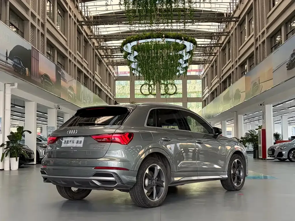 Audi Q3 — фото 10