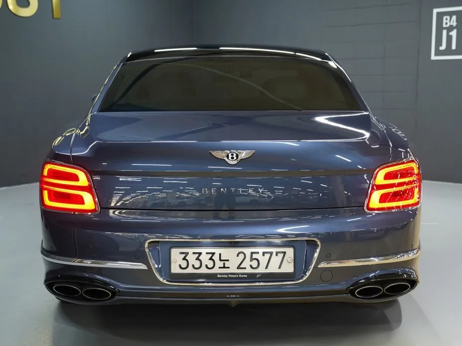 Bentley Flying Spur — фото 5