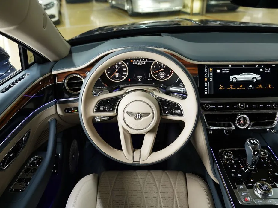 Bentley Flying Spur — фото 9