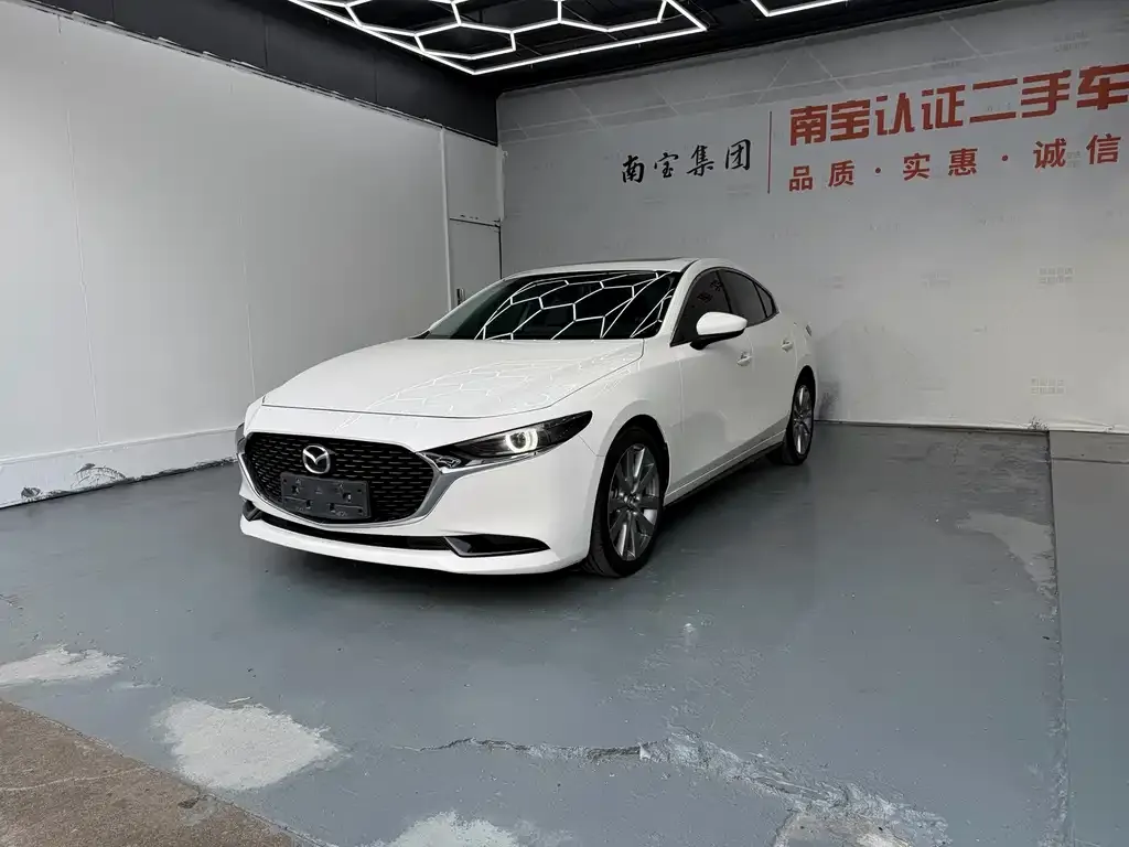 Mazda 3 Axela — фото 1