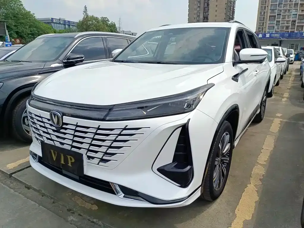 Changan CS75 PLUS — фото 1