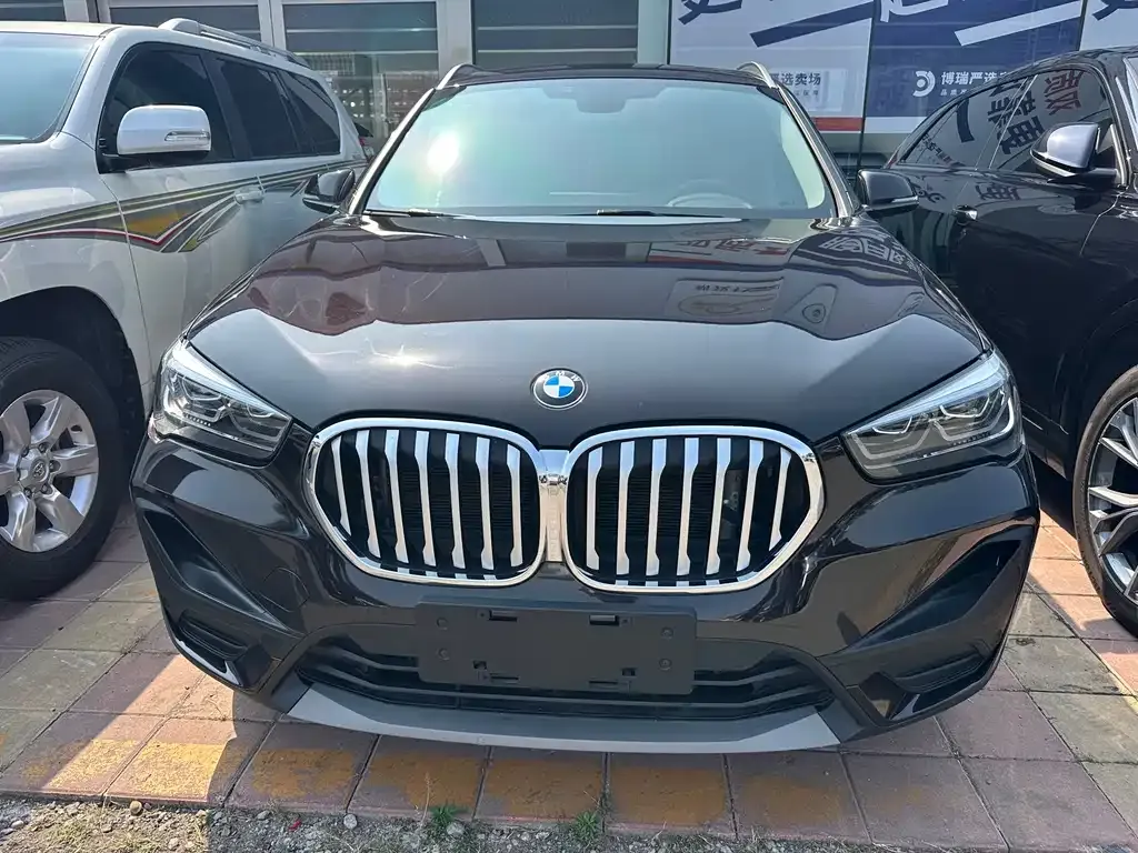 BMW X1 — фото 10