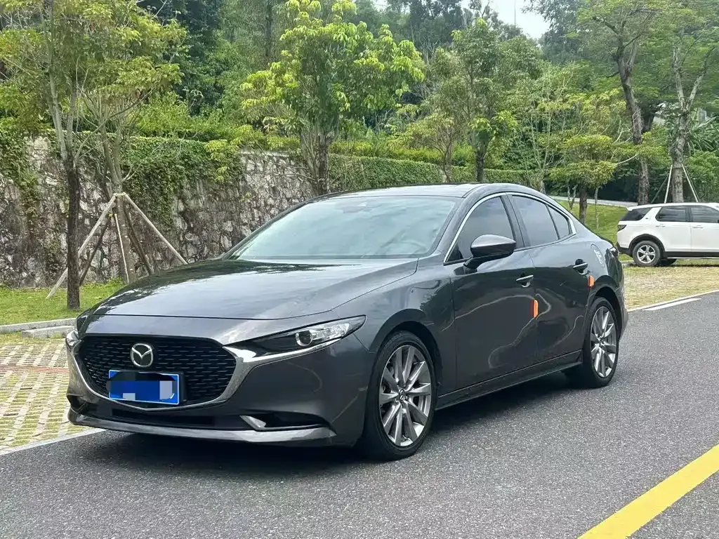 Mazda 3 Axela — фото 1