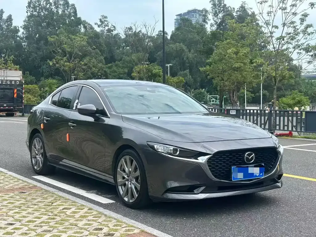 Mazda 3 Axela — фото 4