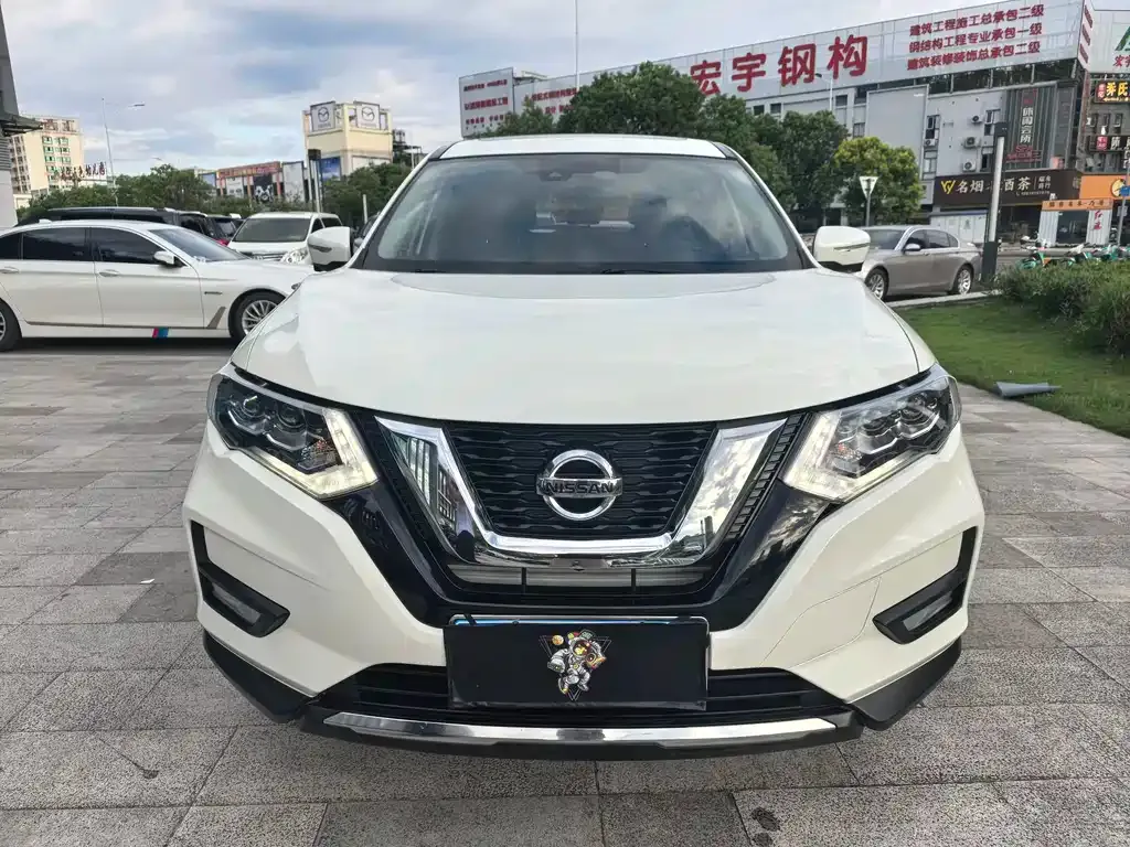 Nissan X-Trail — фото 1