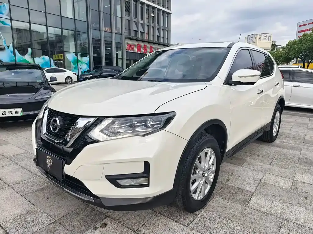 Nissan X-Trail — фото 7