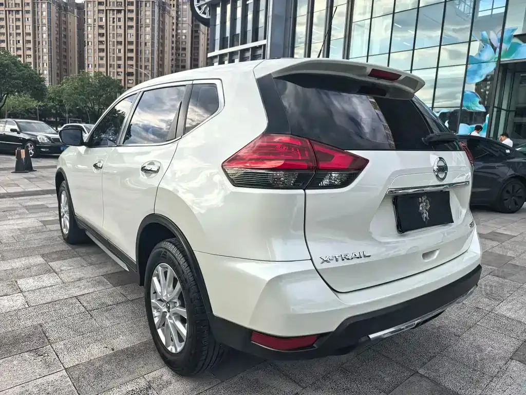 Nissan X-Trail — фото 10