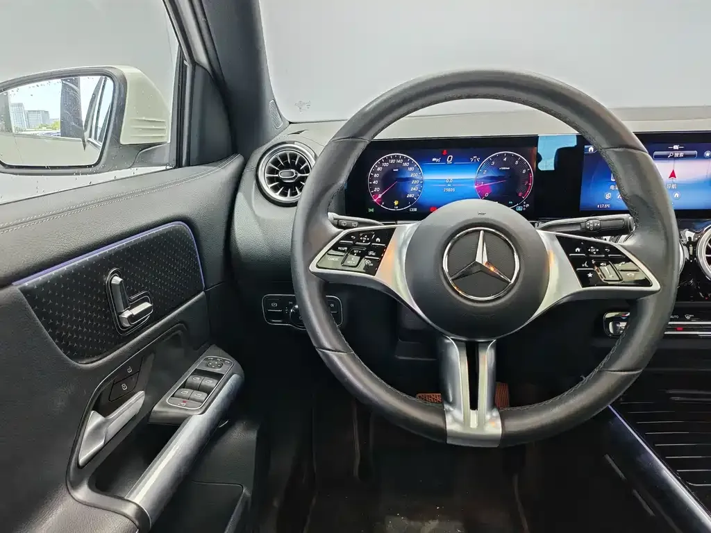 Mercedes-Benz GLA — фото 5