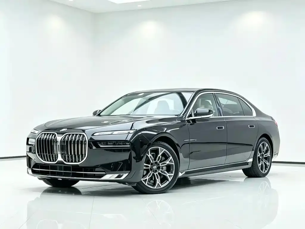 BMW 7 Series — фото 1