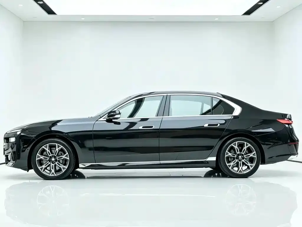 BMW 7 Series — фото 5