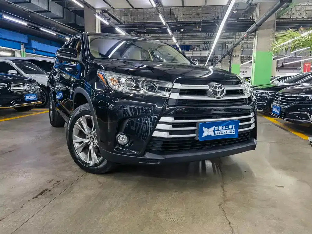 Toyota Highlander — фото 9