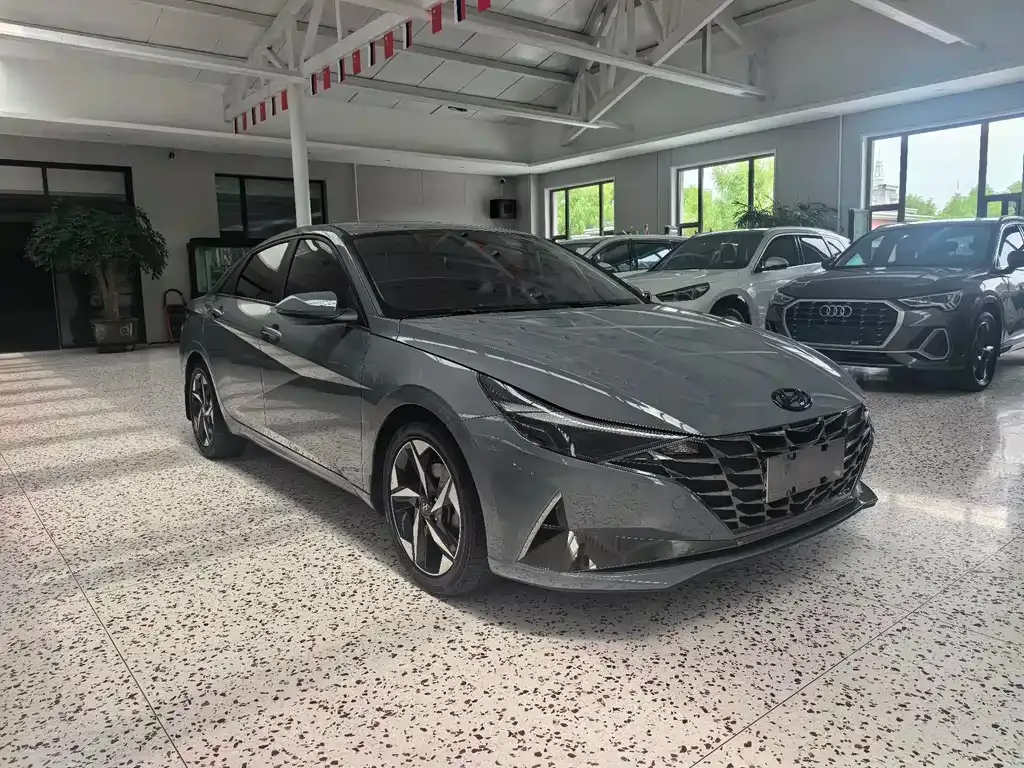 Hyundai Elantra — фото 7