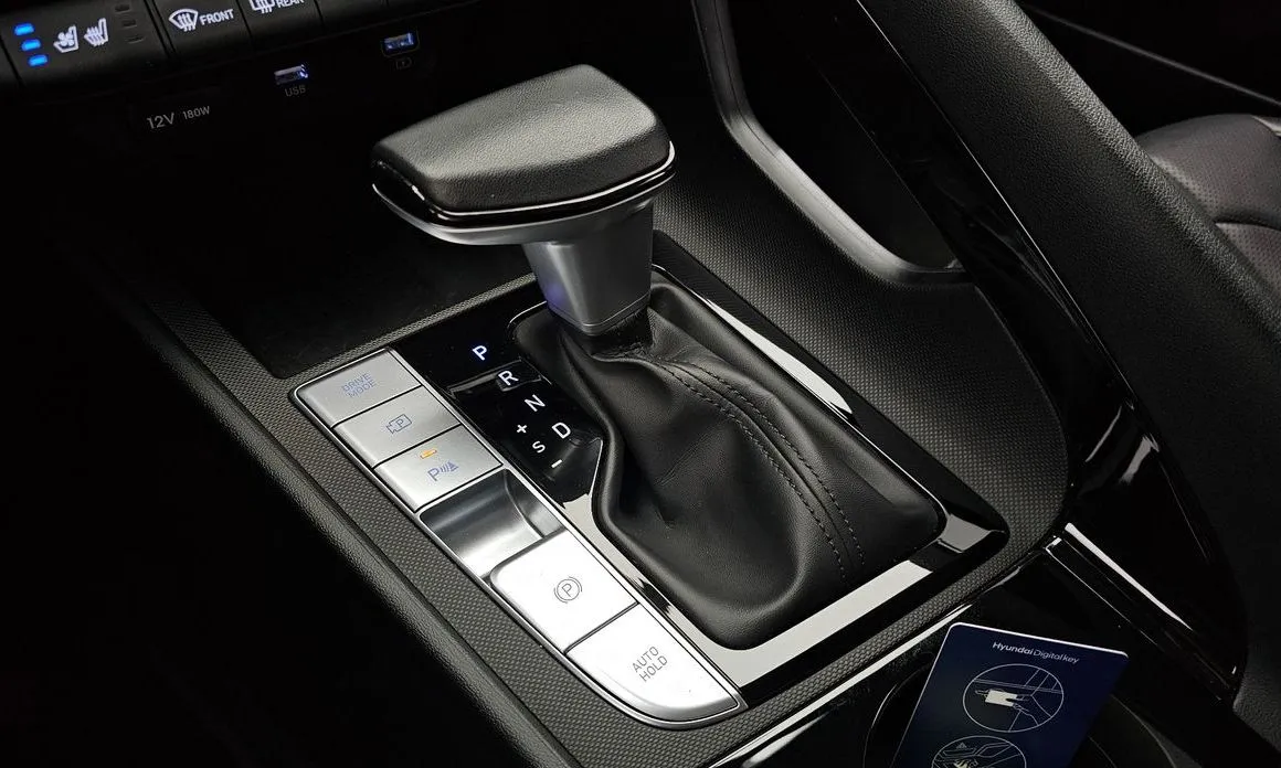 Hyundai AVANTE — фото 6
