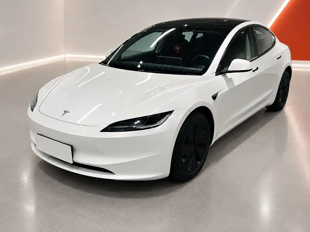 Tesla Model 3 — фото 1
