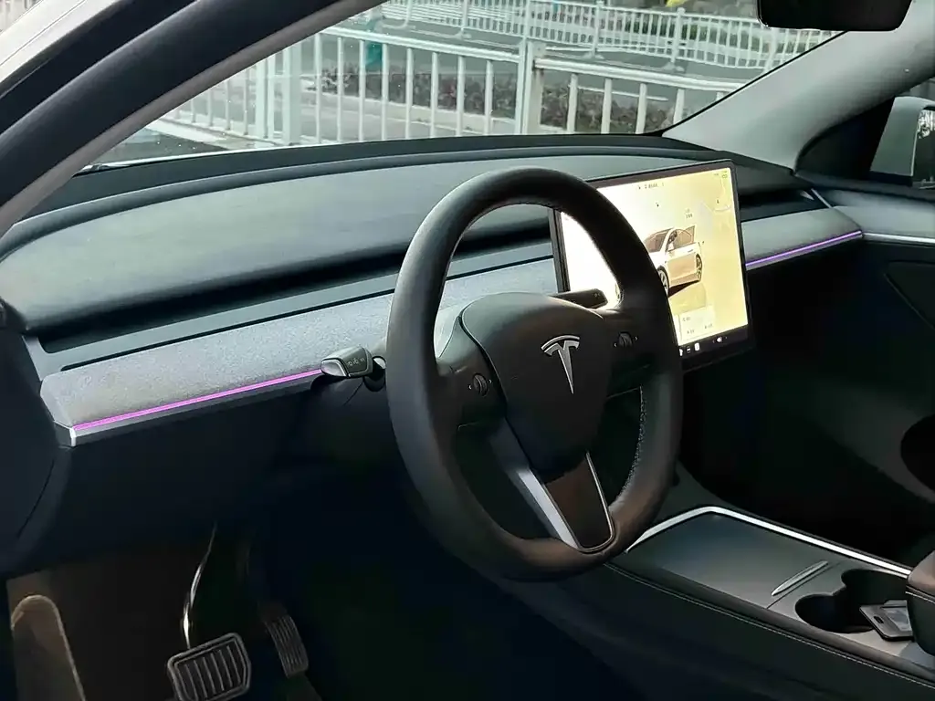 Tesla Model Y — фото 7