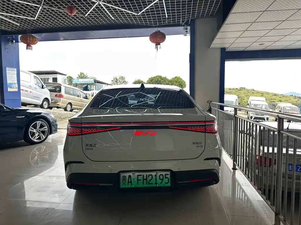 BYD Seal 07 DM-i — фото 7