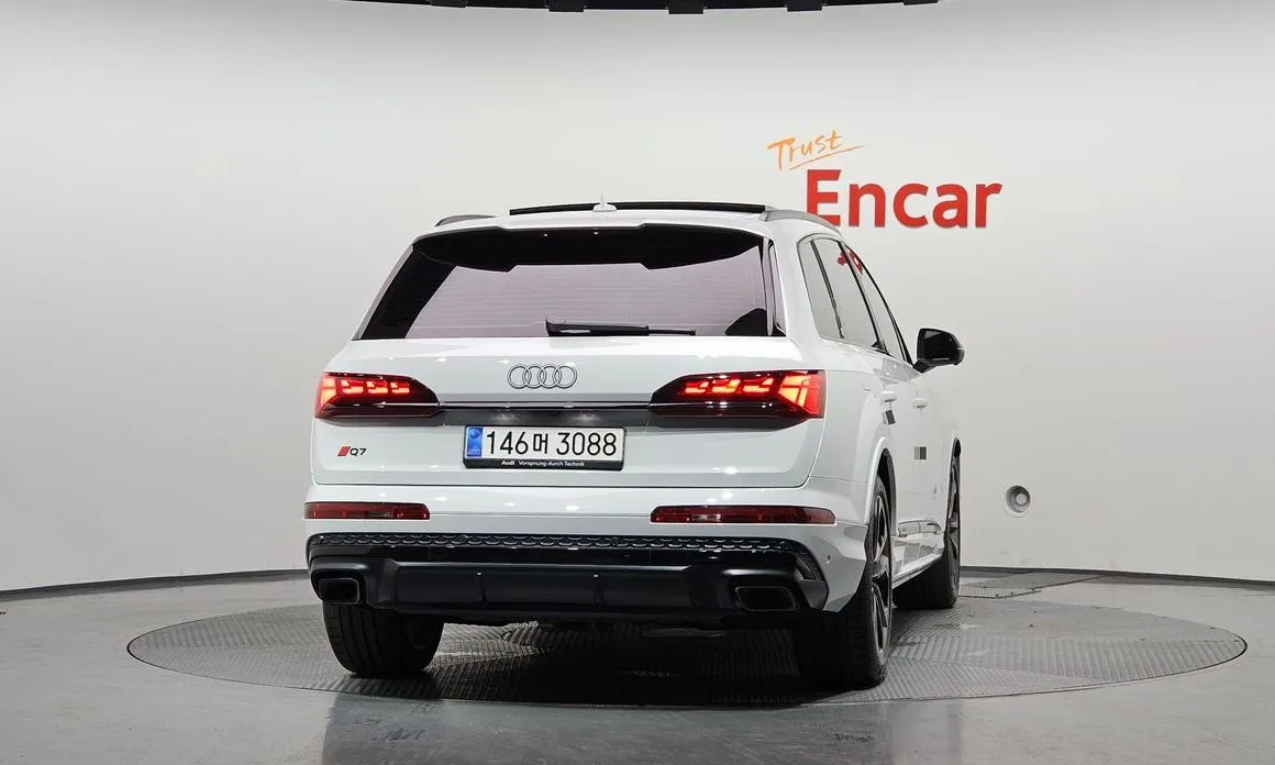 Audi Q7 — фото 4