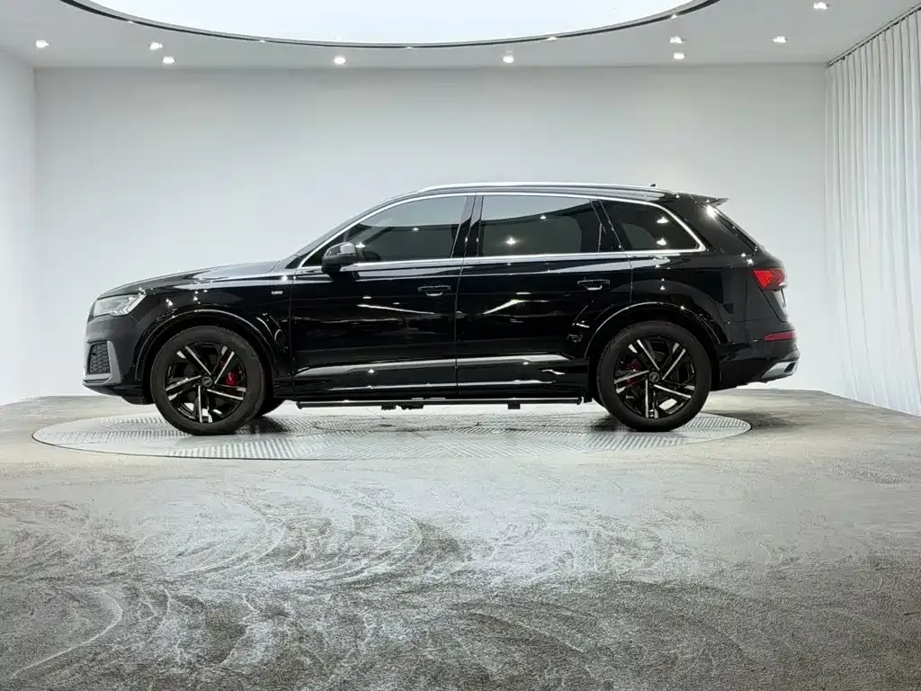 Audi Q7 — фото 7