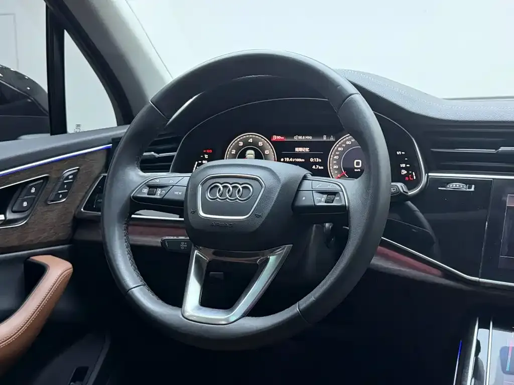 Audi Q7 — фото 3