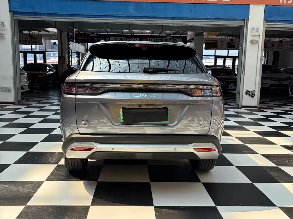 BYD L DM-i — фото 3
