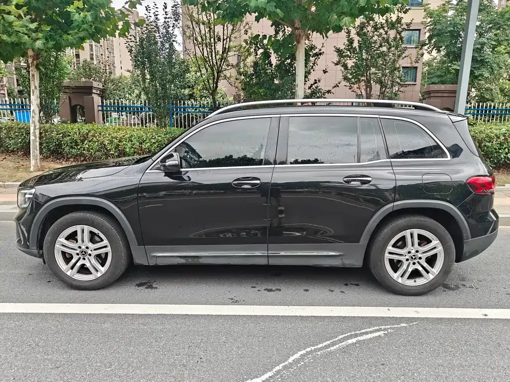 Mercedes-Benz GLB — фото 10