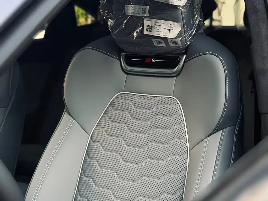 Audi Q6L Sportback e-tron — фото 8