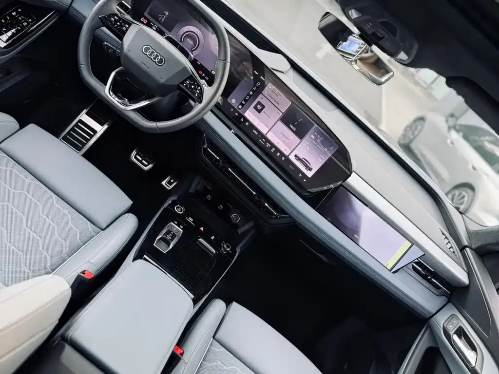 Audi Q6L Sportback e-tron — фото 3