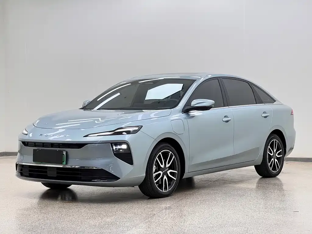 Roewe D6 — фото 1