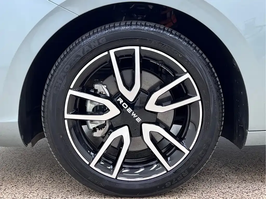 Roewe D6 — фото 10