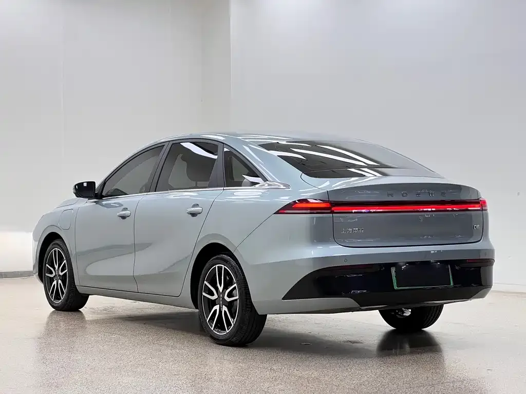 Roewe D6 — фото 3