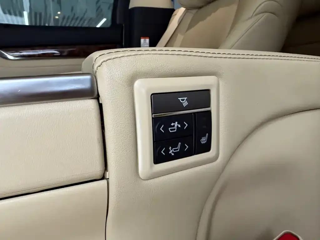 Toyota Alphard — фото 6
