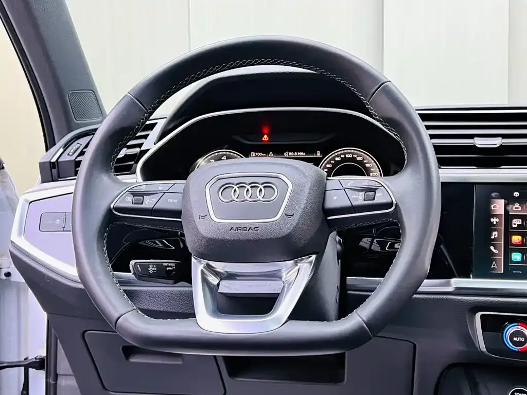 Audi Q3 — фото 5