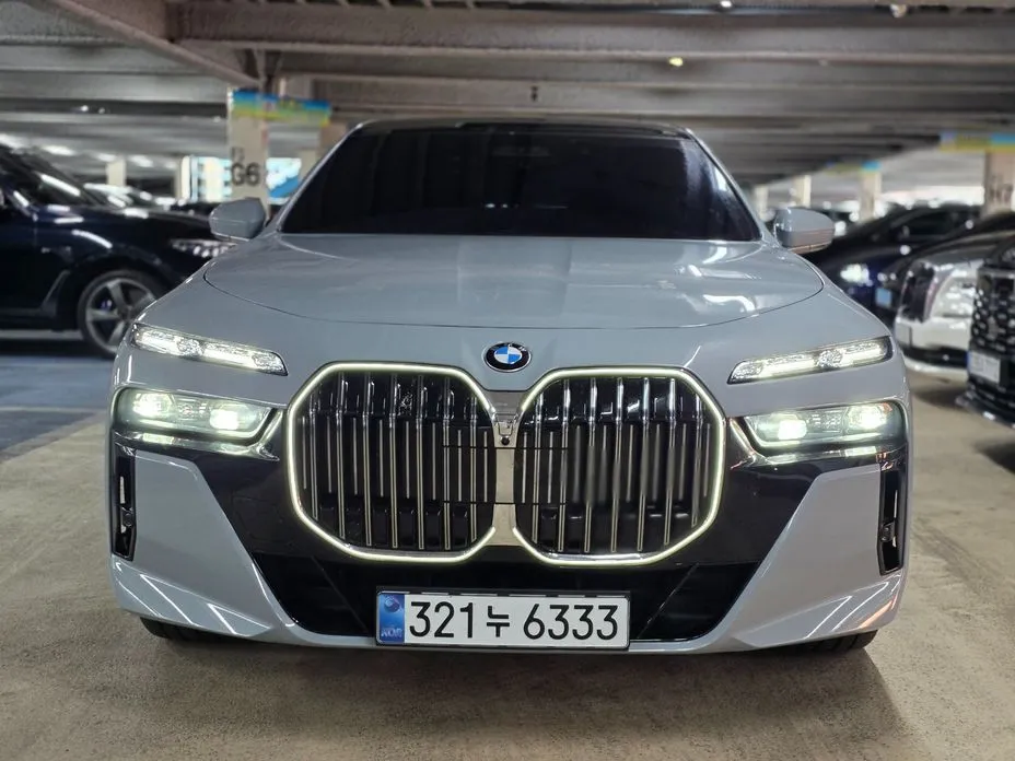 BMW 7-Series — фото 1