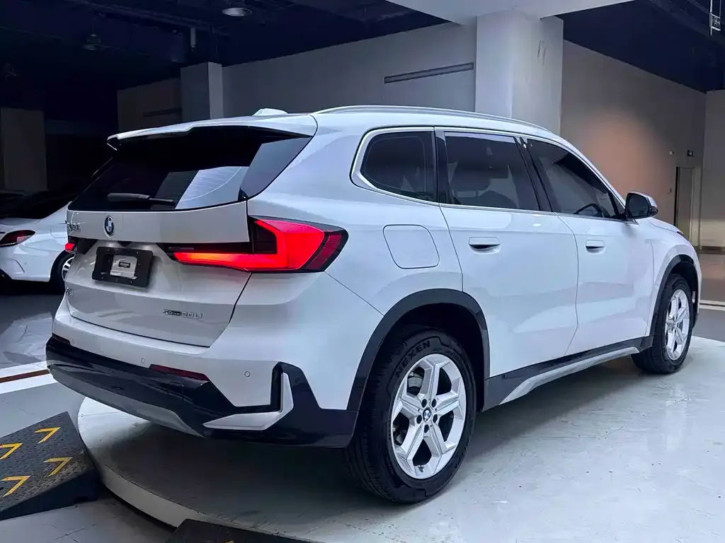 BMW X1 — фото 10