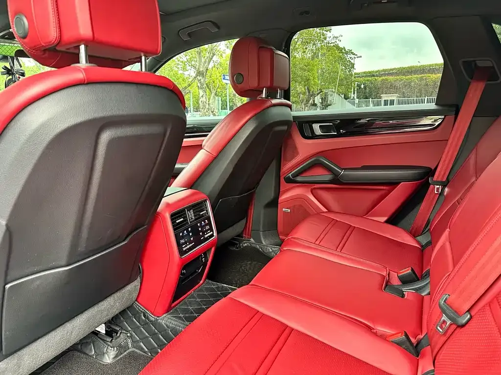 Porsche Cayenne Hybrid — фото 10