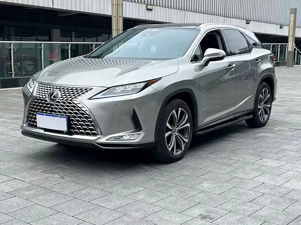 Lexus RX — фото 1