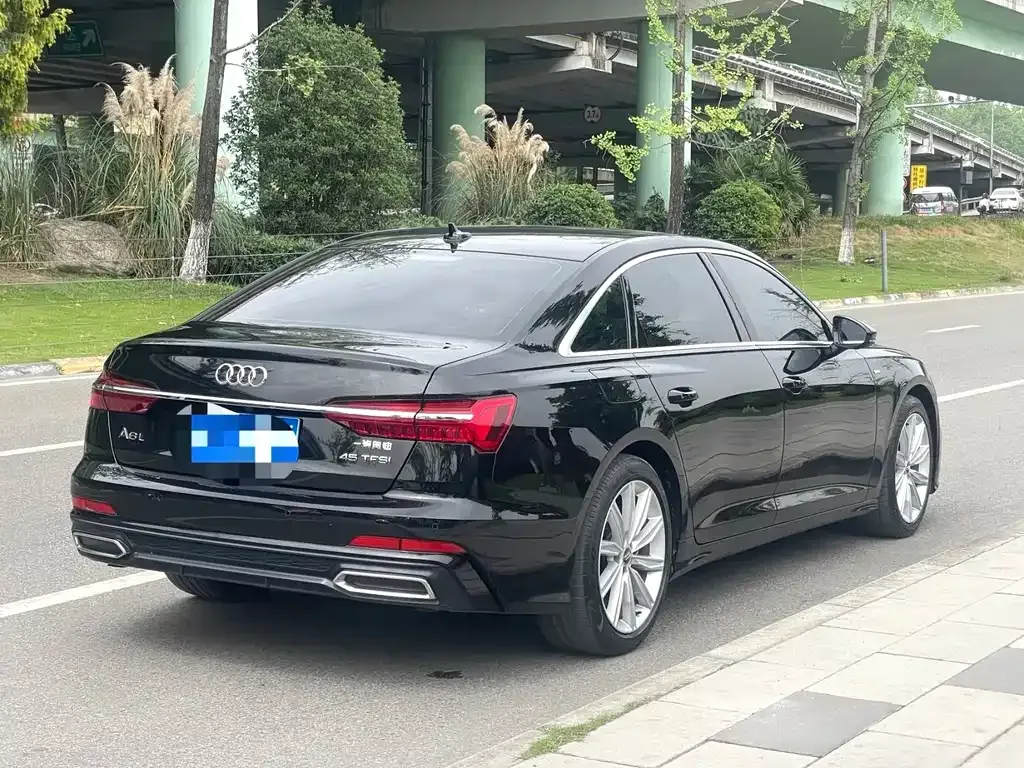 Audi A6L — фото 5