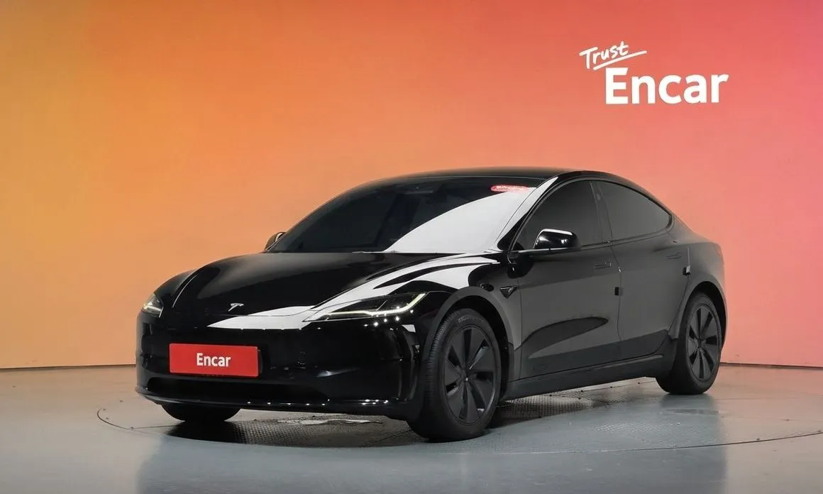 Tesla Model 3 — фото 1